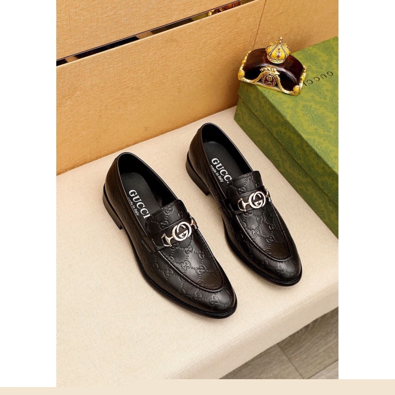 G*u*i leather shoes